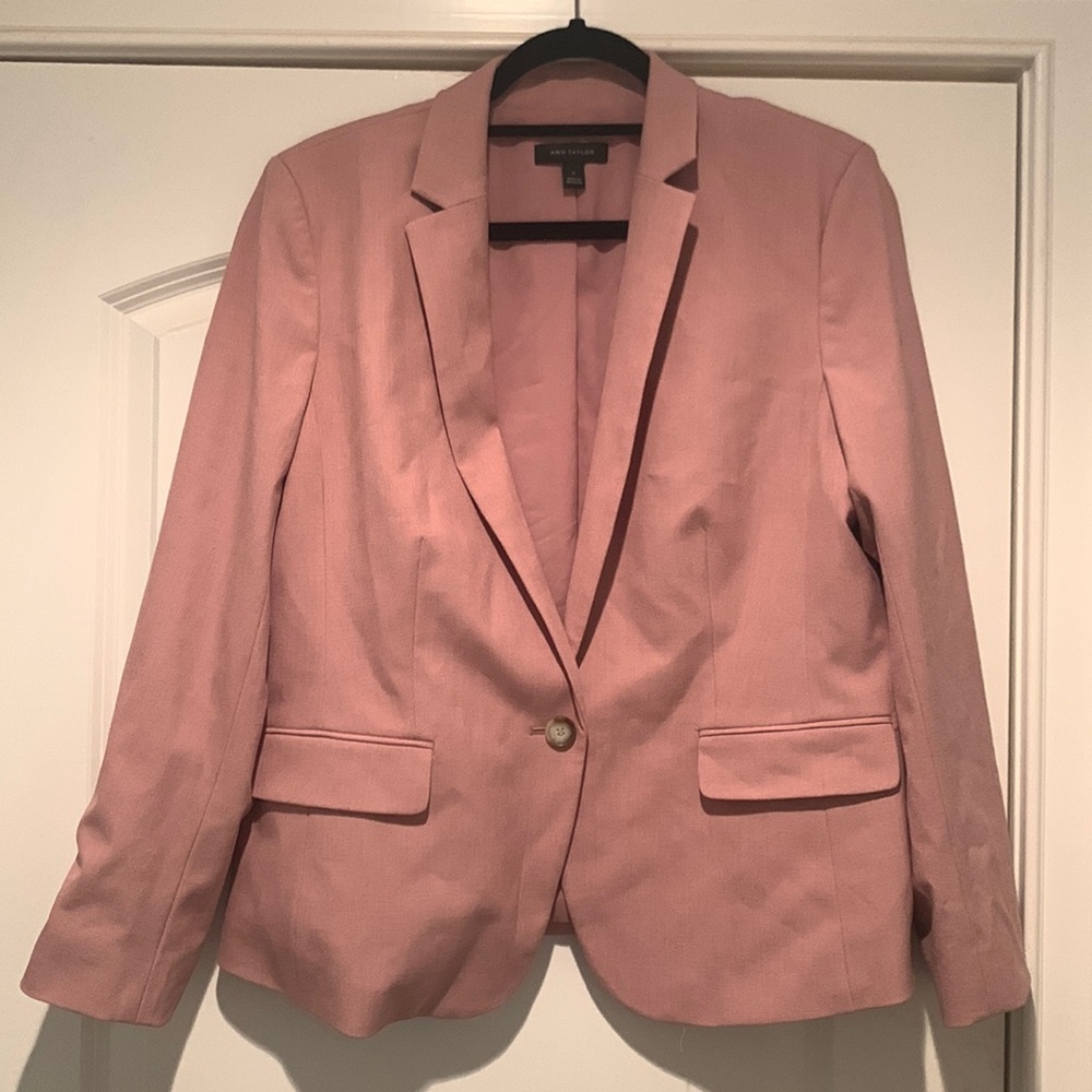 Beautiful Ann Taylor Blazer